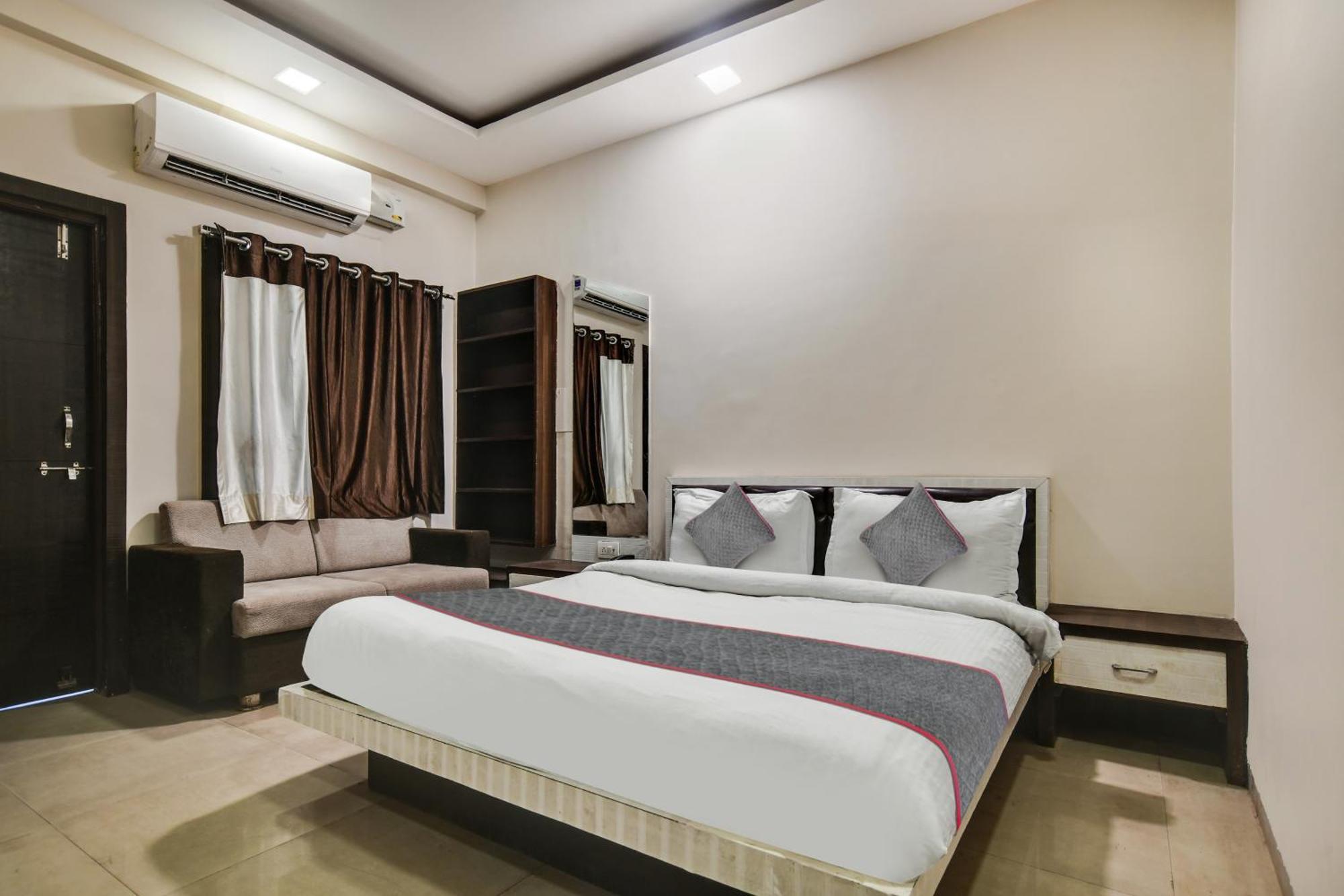 Townhouse Prime Stay Индаур Экстерьер фото