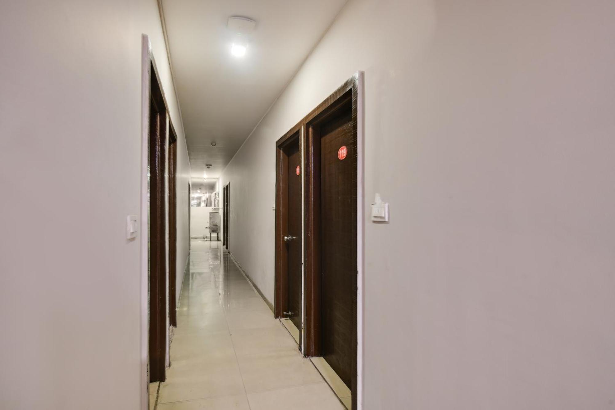 Townhouse Prime Stay Индаур Экстерьер фото