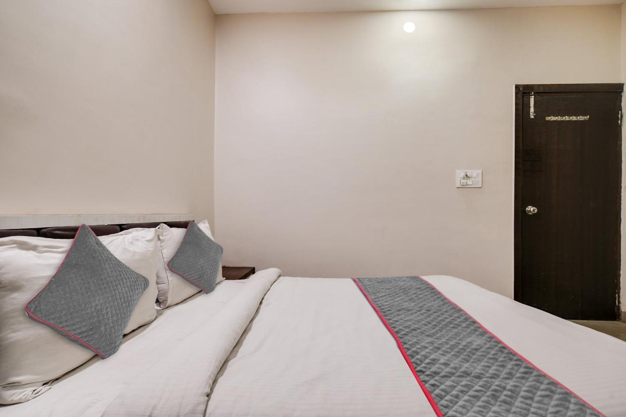 Townhouse Prime Stay Индаур Экстерьер фото