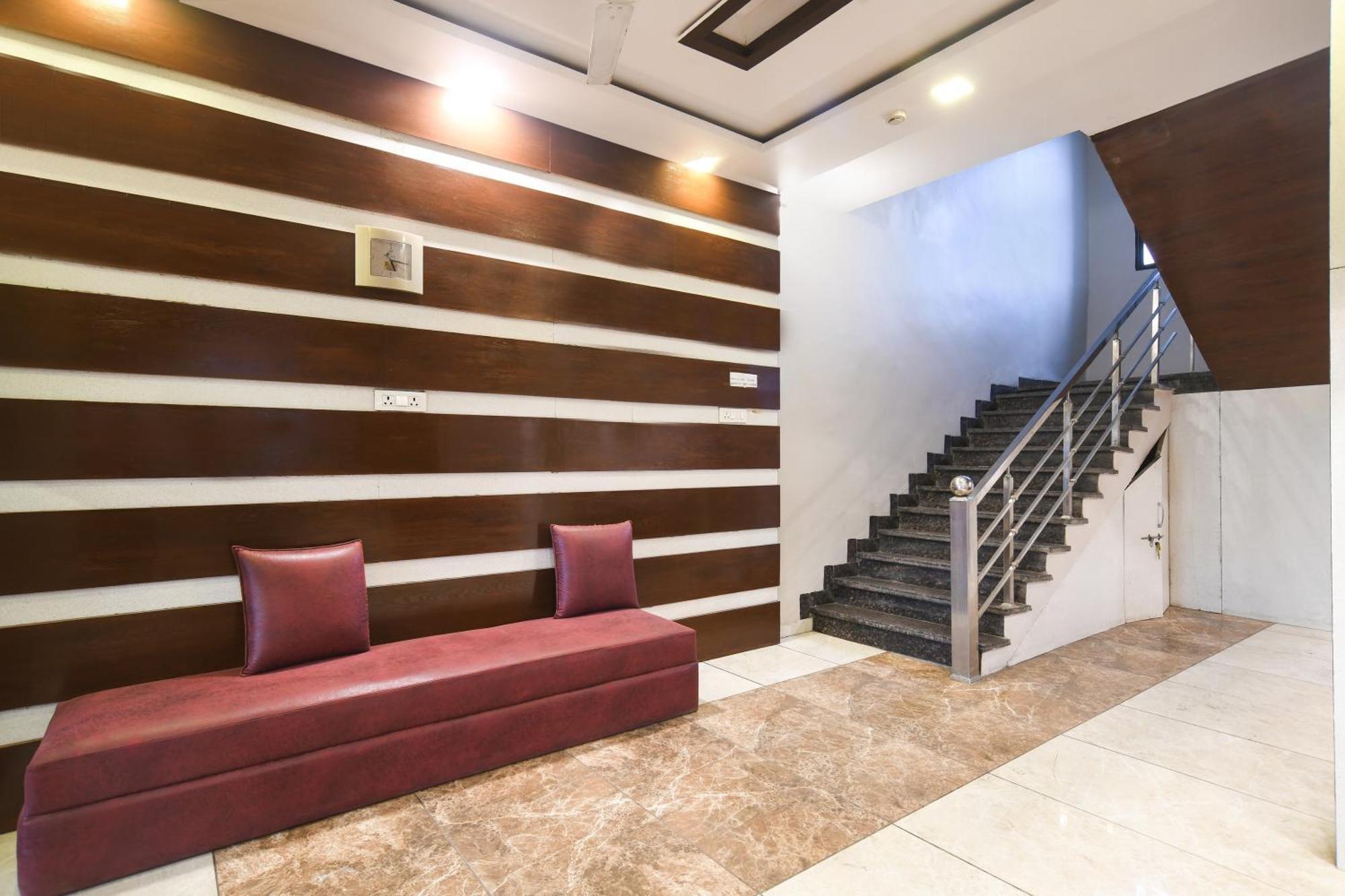 Townhouse Prime Stay Индаур Экстерьер фото